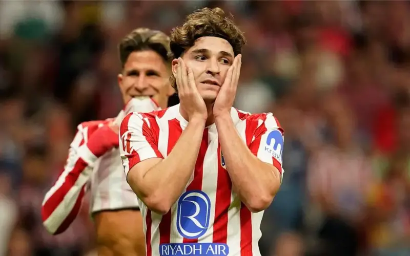 برشلونة يرد على تصريحات أتلتيكو مدريد المثيرة للجدل بشأن صفقة ألفاريز